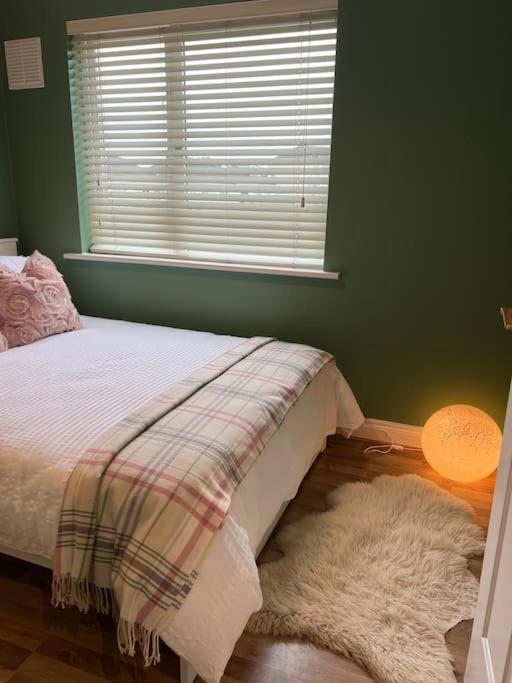 Cosy 2 Double Bed * Swords