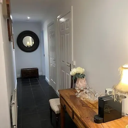 Cosy 2 Double Bed Apartment Swords Exterior photo