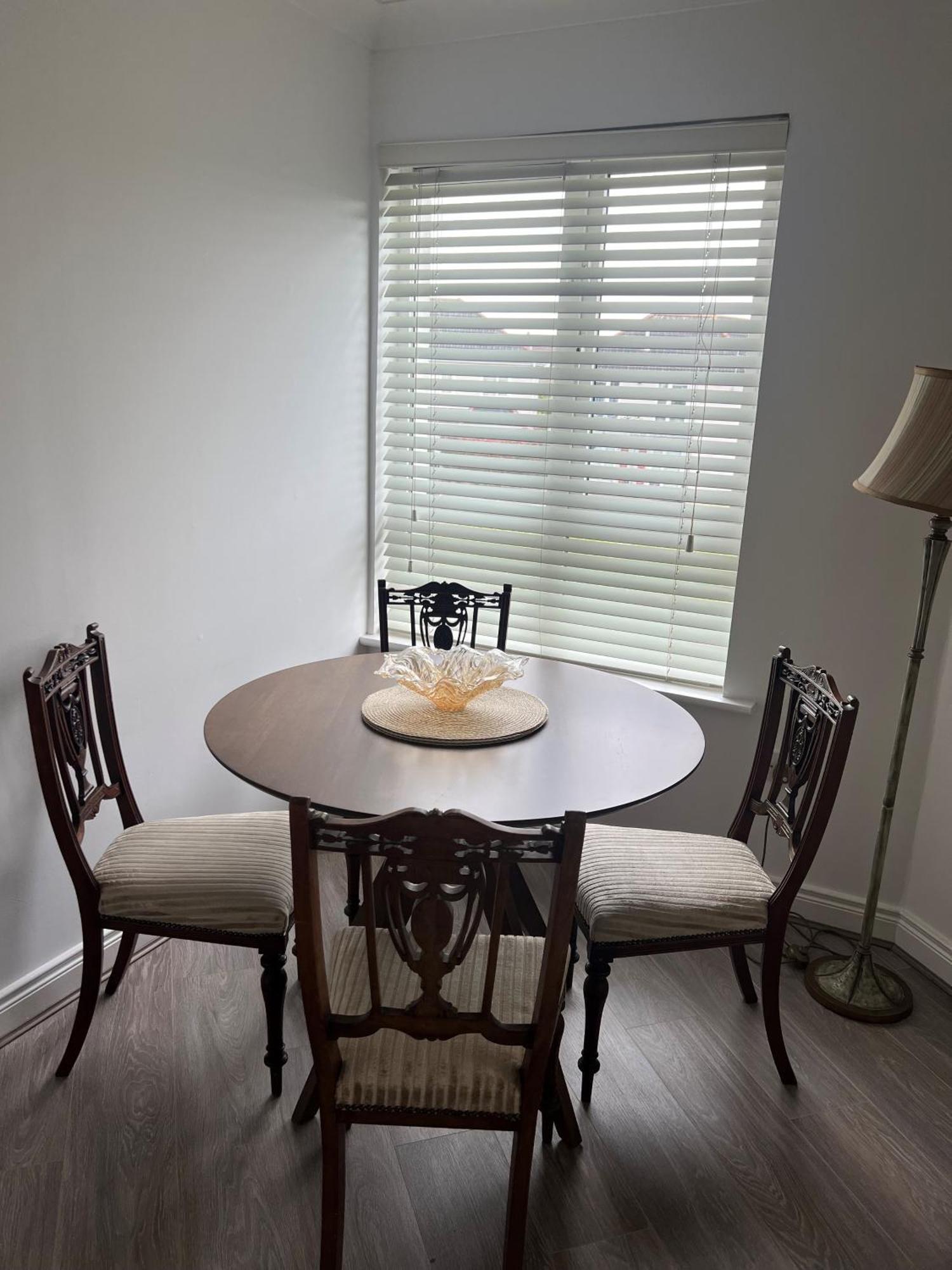 Cosy 2 Double Bed Apartment *
